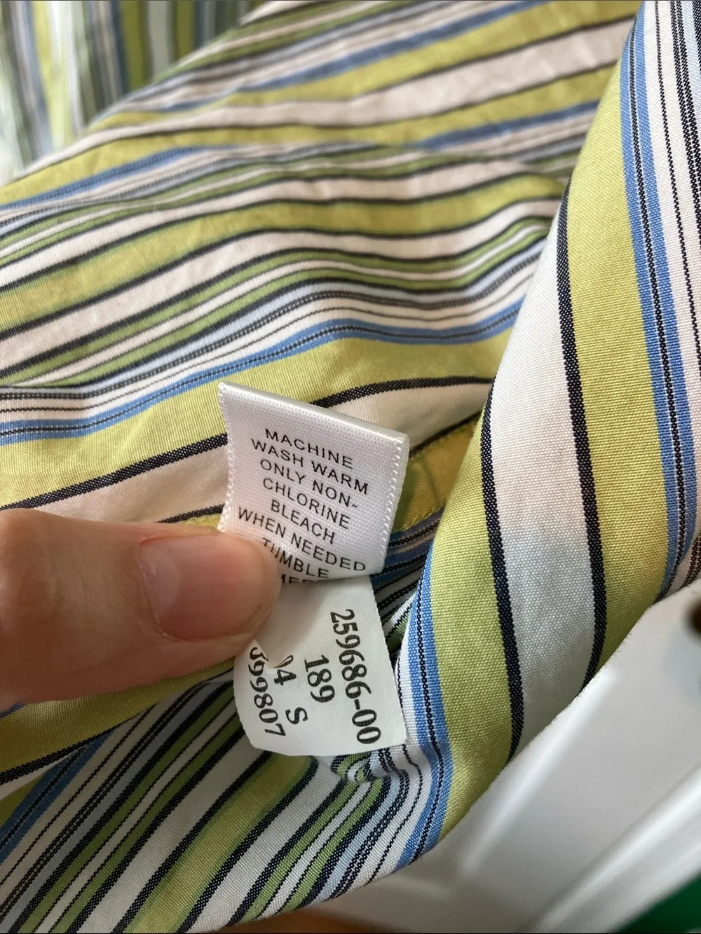 Banana republic 15-15.5 100% cotton button front shirt green stripe long sleeve